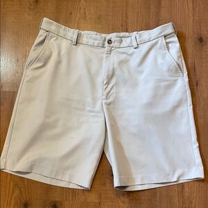 Izod Men's Golf Classix Beige Shorts